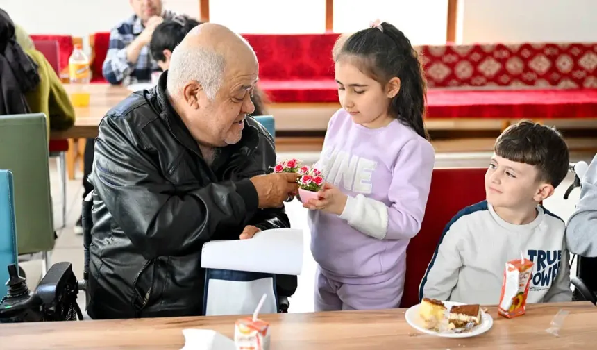 Altındağlı miniklerden Yaşlılara Saygı Haftası’nda anlamlı ziyaret