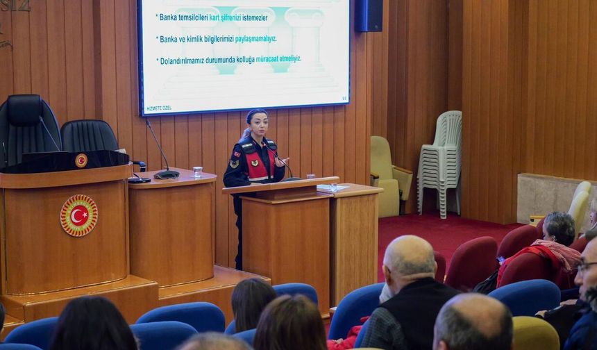 Etimesgut’ta Jandarma’dan "Siber Suç" Eğitimi