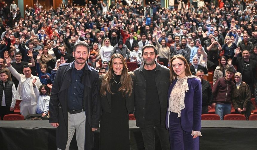 "Teşkilat" Dizisi Oyuncuları Külliye'de Sevenleriyle Buluştu