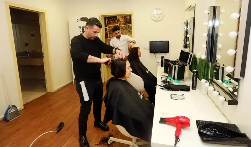 Yenimahalle’de 65 yaş üstüne bayram tıraşı desteği sağlandı