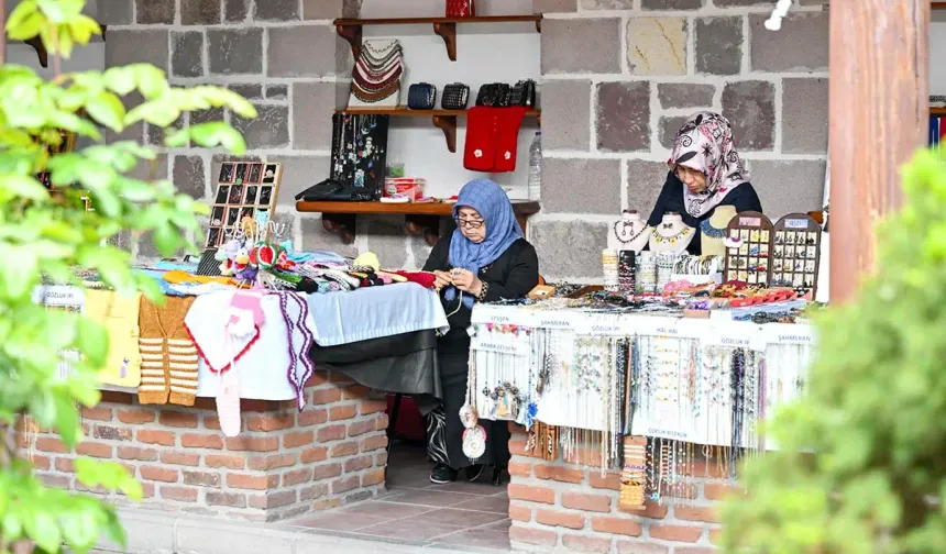 Hamamönü El Ürünleri Satış Pazarı’nda Anneler Günü fuarı açıldı