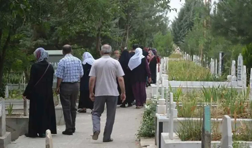 Keçiören Belediyesi mezarlık ziyareti için servis hizmeti verecek