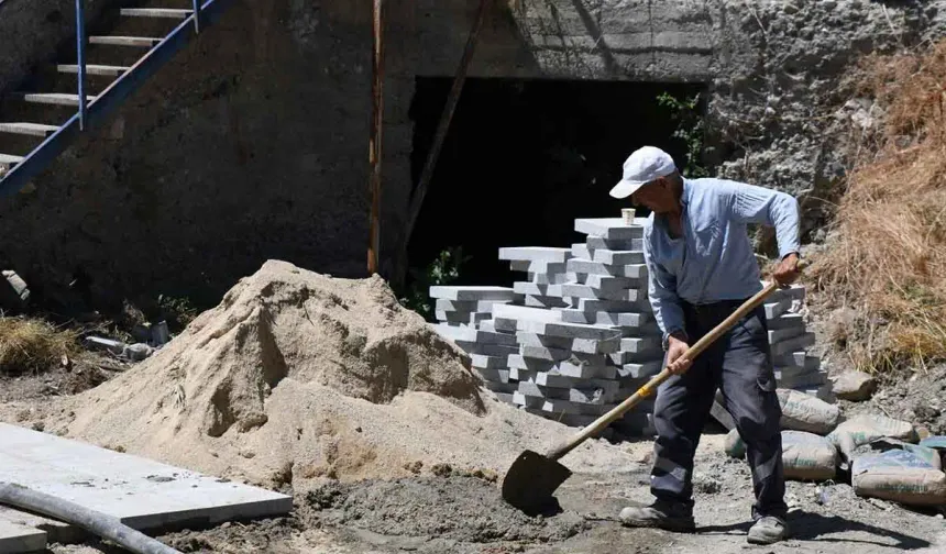 Kalecik'te imece usulü yenileme çalışması yapılıyor