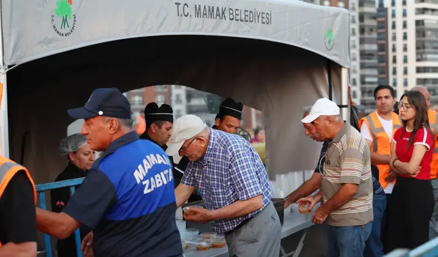 Mamak'ta Aşure Kazanları Birlik ve Kardeşlik İçin Kaynadı