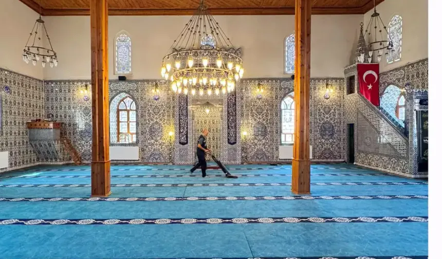 Güdül'deki Camiler Pırıl Pırıl Oluyor