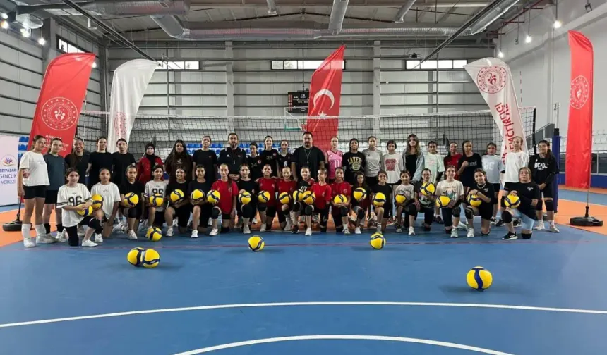 Beypazarı’nda yeni spor salonunda ilk antrenman yapıldı