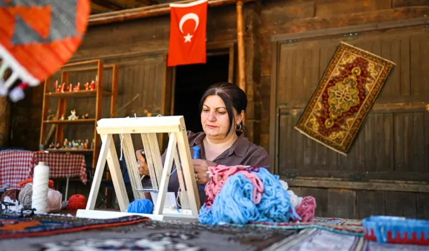 Halılar Altınköy'de dile geldi